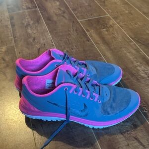 Nike Women's Athletic Shoes in Grey and Pink